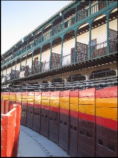 Chinchons plaza ready for a bullfight